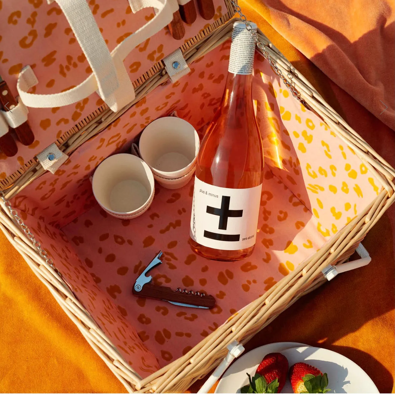 Eco Small Picnic Basket- Call of the Wild
