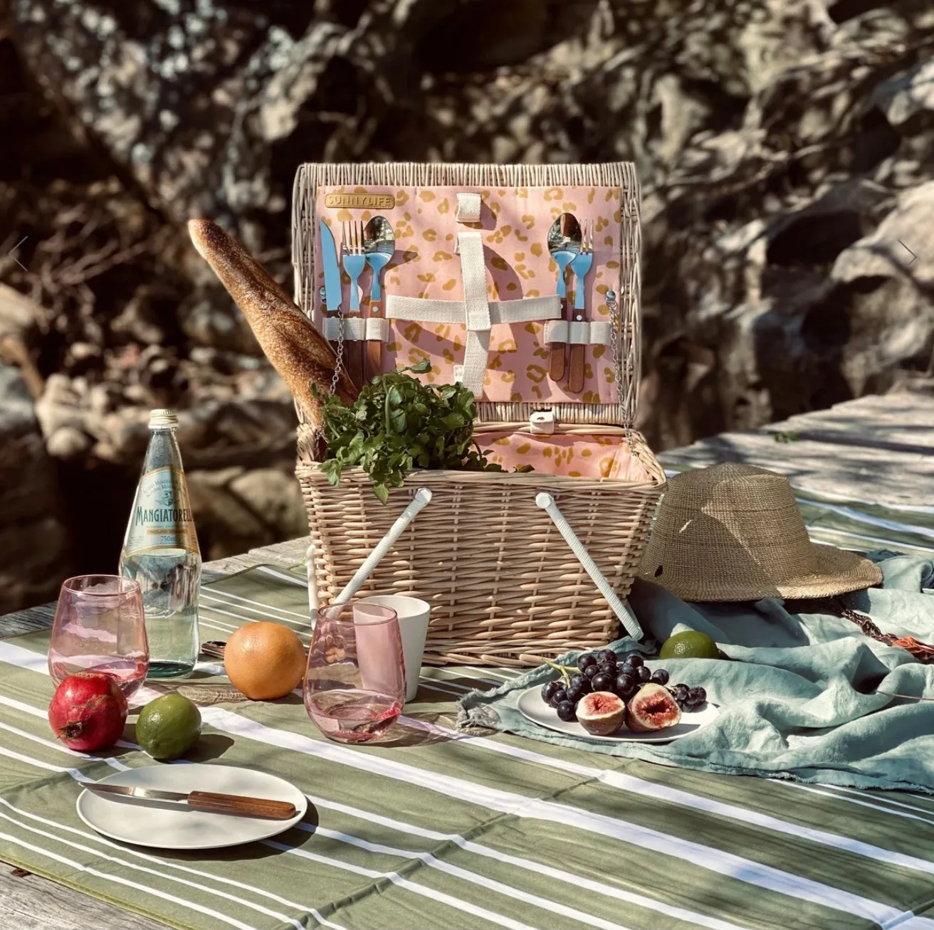 Eco Small Picnic Basket- Call of the Wild