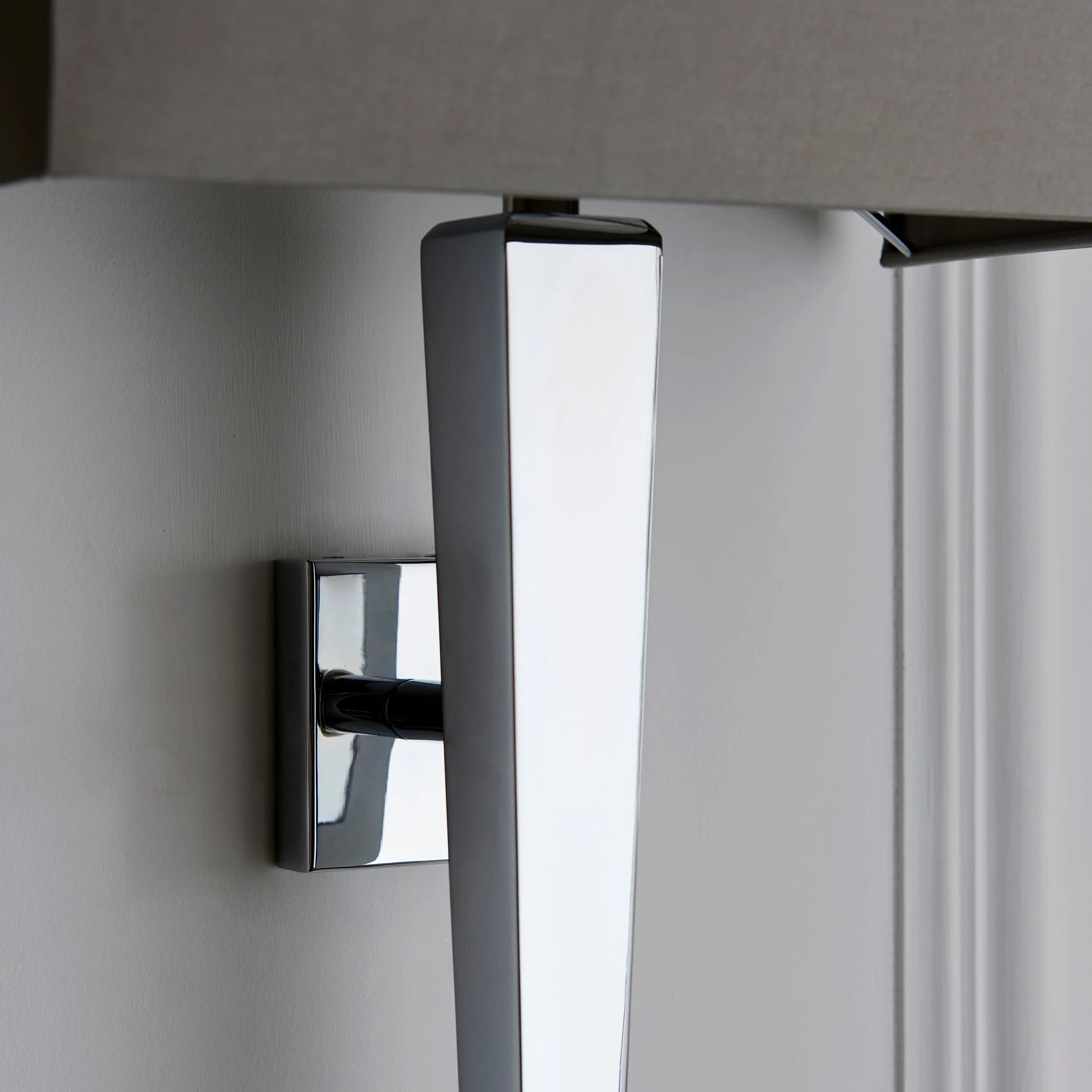 Endon CORVINA-1WB Corvina 1lt Wall Dark wood, bright nickel plate & mink fabric 40W E14 golf (Required)