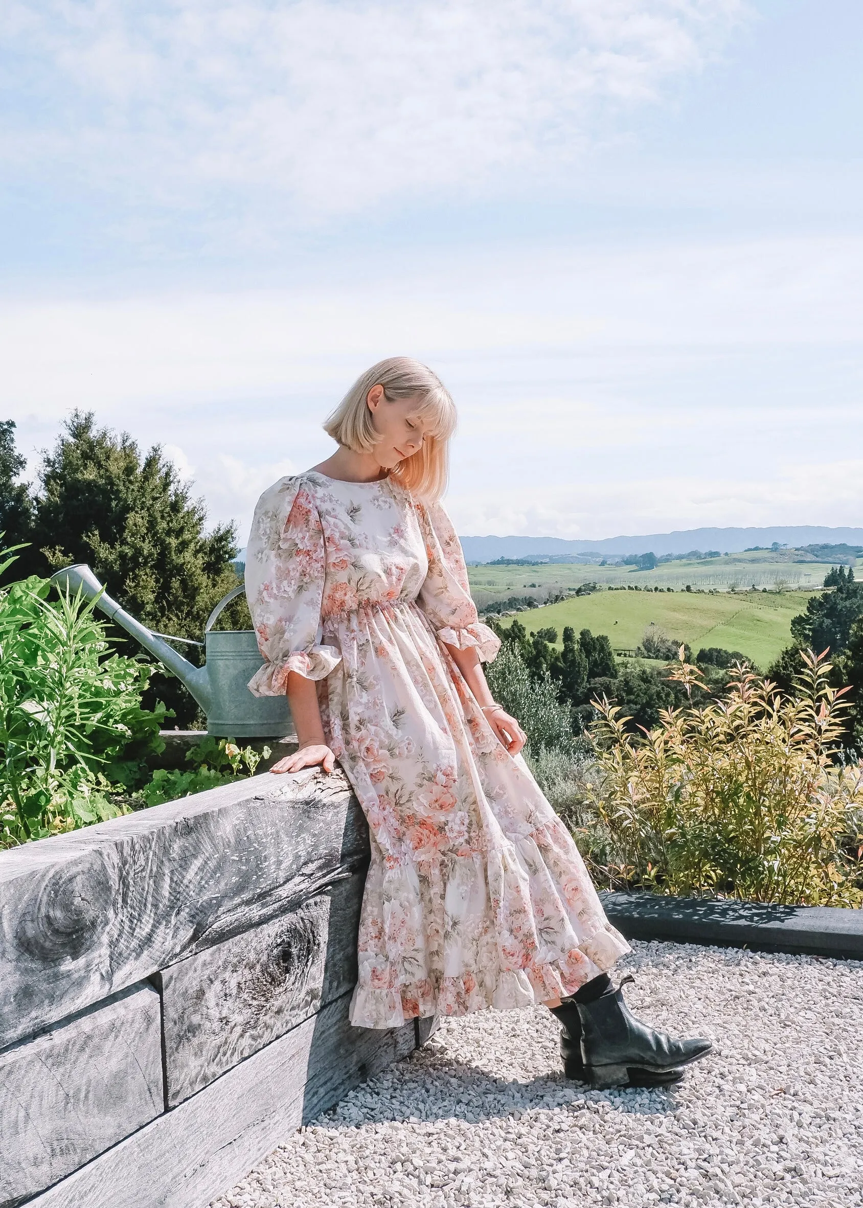 FRILL HEMLINE
