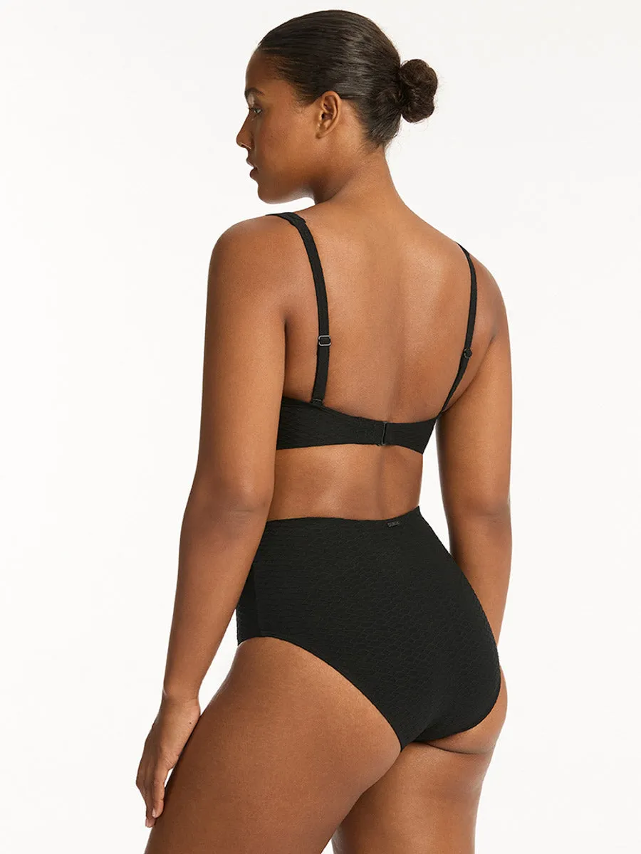 Honeycomb Cross Front Multift Top in Black