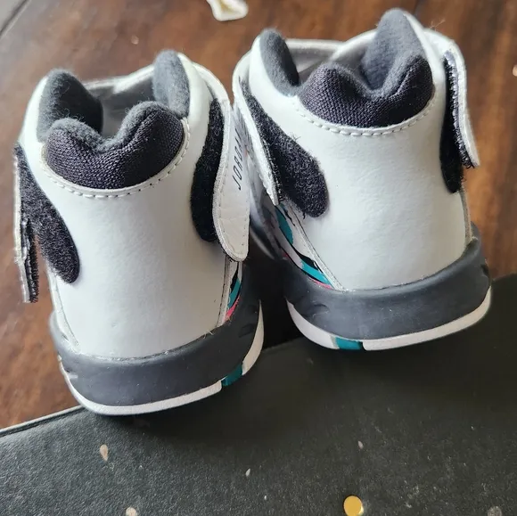 Jordan 8 Retro Beach South Beach