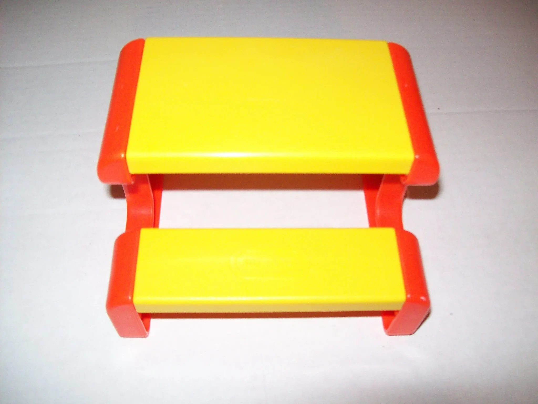 Little Tikes Dollhouse Picnic Table