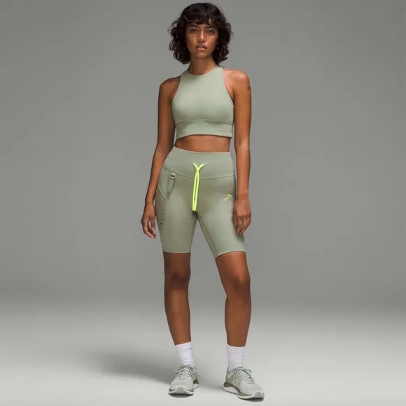 Lululemon - Cargo Super-High-Rise Hiking Short 8&quot; - Laurel Green