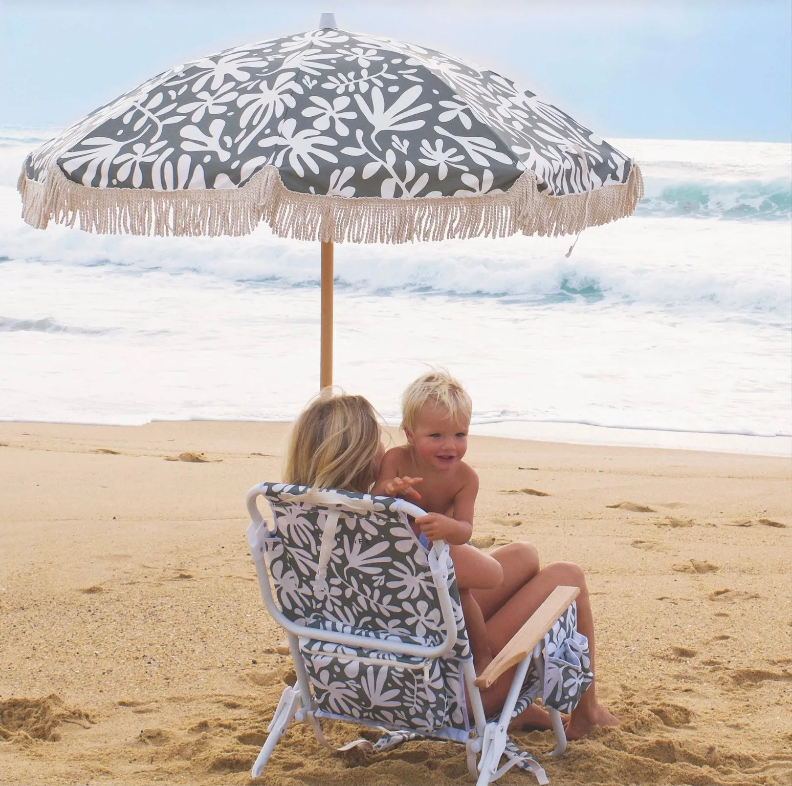 Luxe Beach Umbrella - Vacay Olive