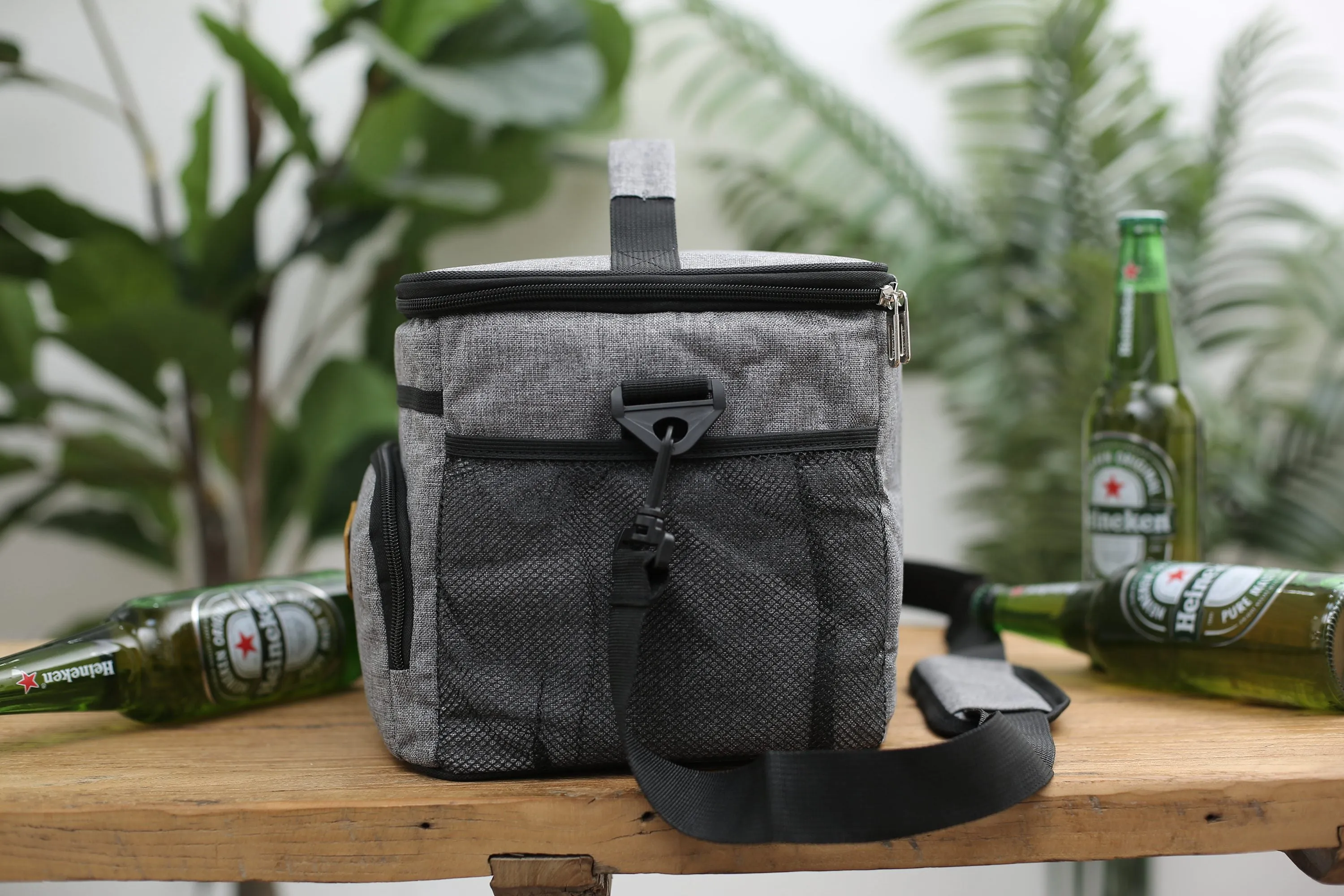 Monogrammed Insulated Cooler Bags - The Perfect Groomsmen Gift for Beach, Picnic, and Camping Trips