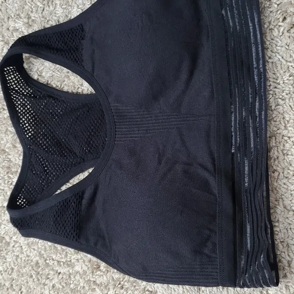 New C&amp;C Women sport bra running gym hiking lightweight padding inseart sz M