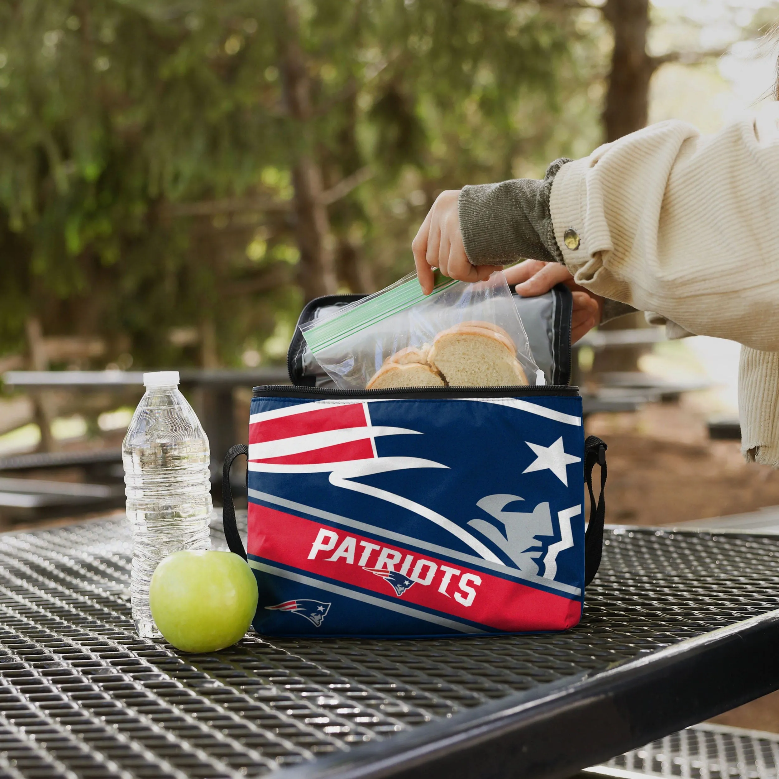 New England Patriots Big Logo Stripe 6 Pack Cooler