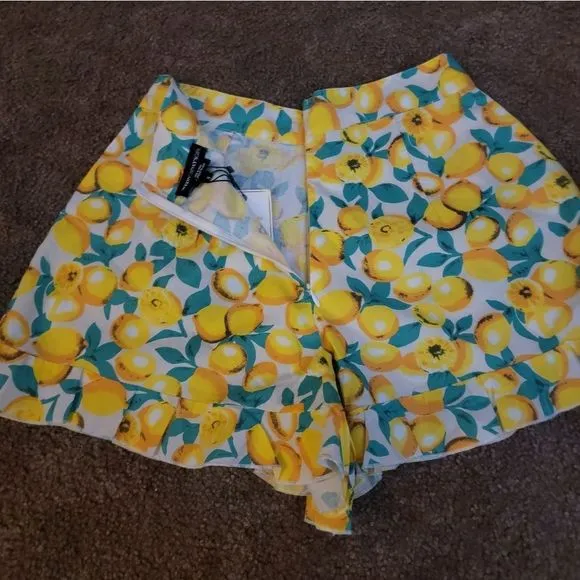 NEW ASOS• Wednesday's Girl Lemon Print Ruffled Bloomer Shorts