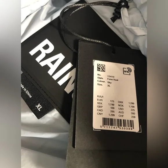 NWT Rains Fuse Puffer Vest in Sky Blue