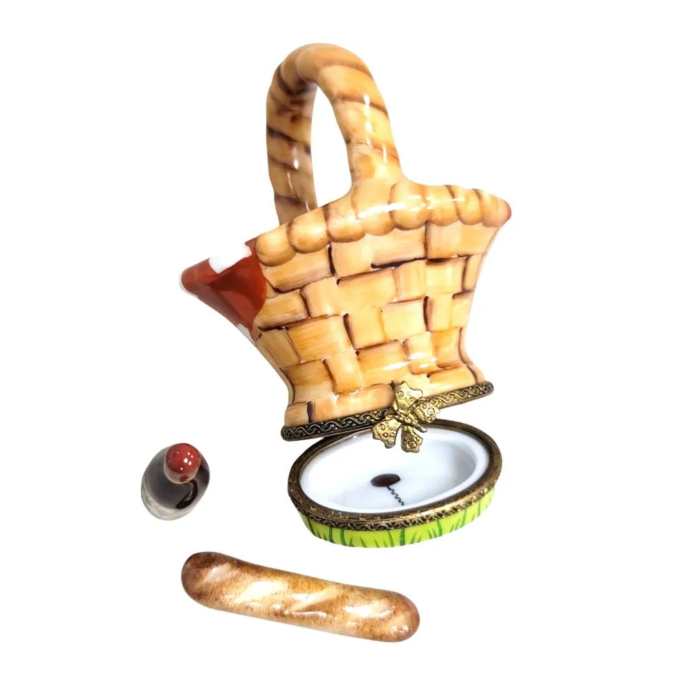 Picnic Basket w Wine and Bread