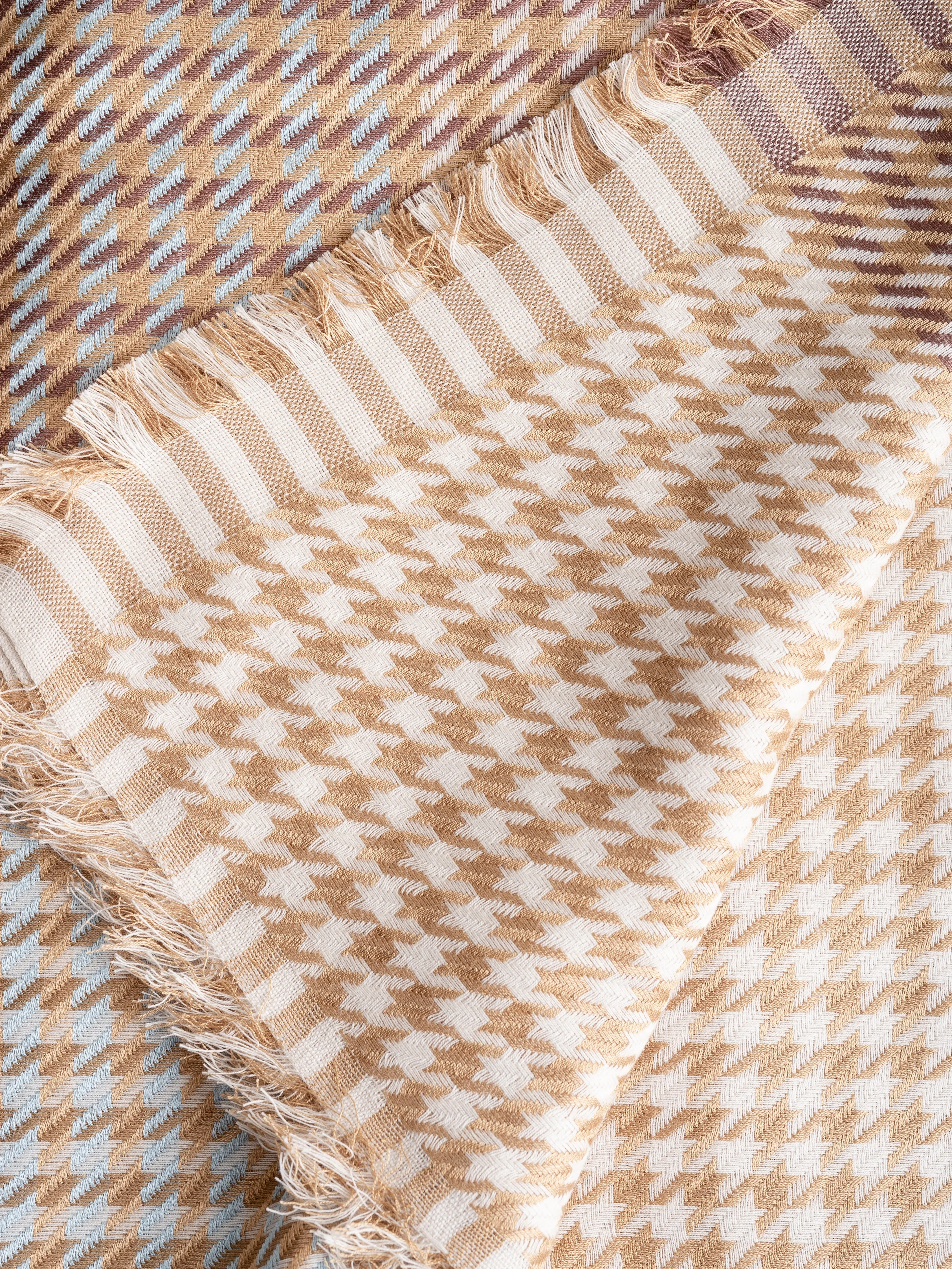 picnic square scarf - lion