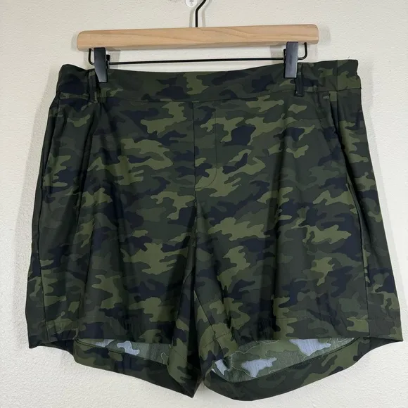 SPANX Women’s Sunshine Shorts Green Camo Outdoor Comfy 50213R Size XL