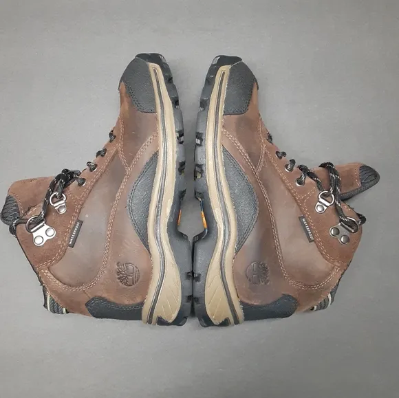 TIMBERLAND PAWTUCKWAY BROWN LEATHER ANKLE LACE UP HIKER OUTDOOR SIZE YOUTH 1.5