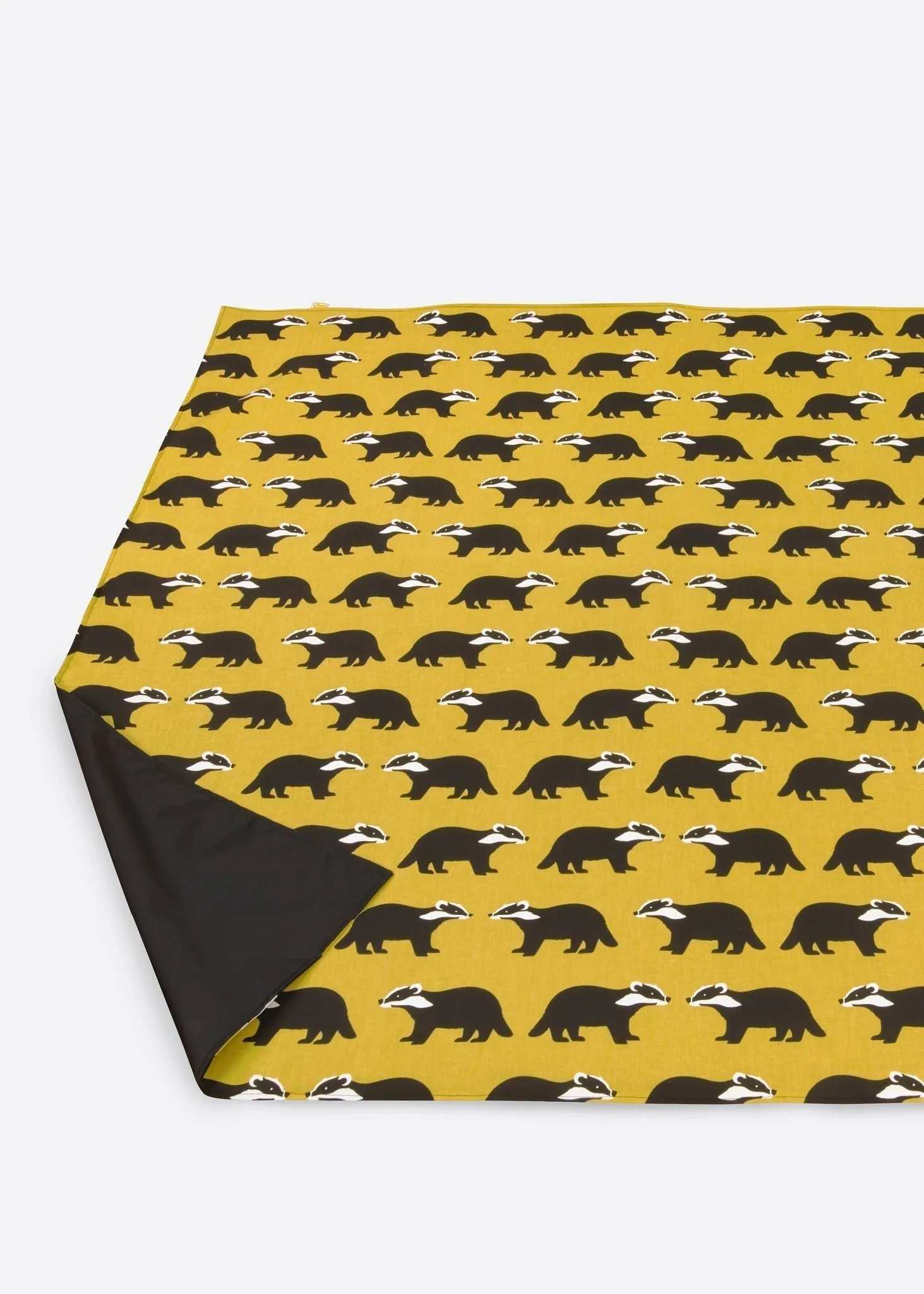 Waste-Not Kissing Badgers Picnic Blanket - Slight Second